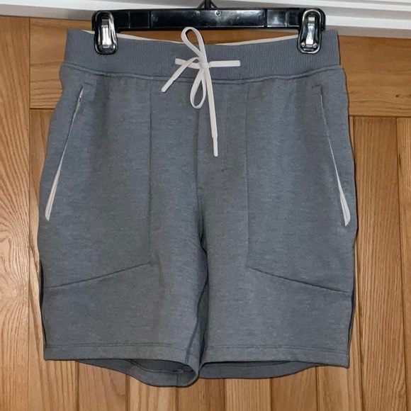 Lululemon Men’s Textured Tech Short. Grey. S - Picture 6 of 8